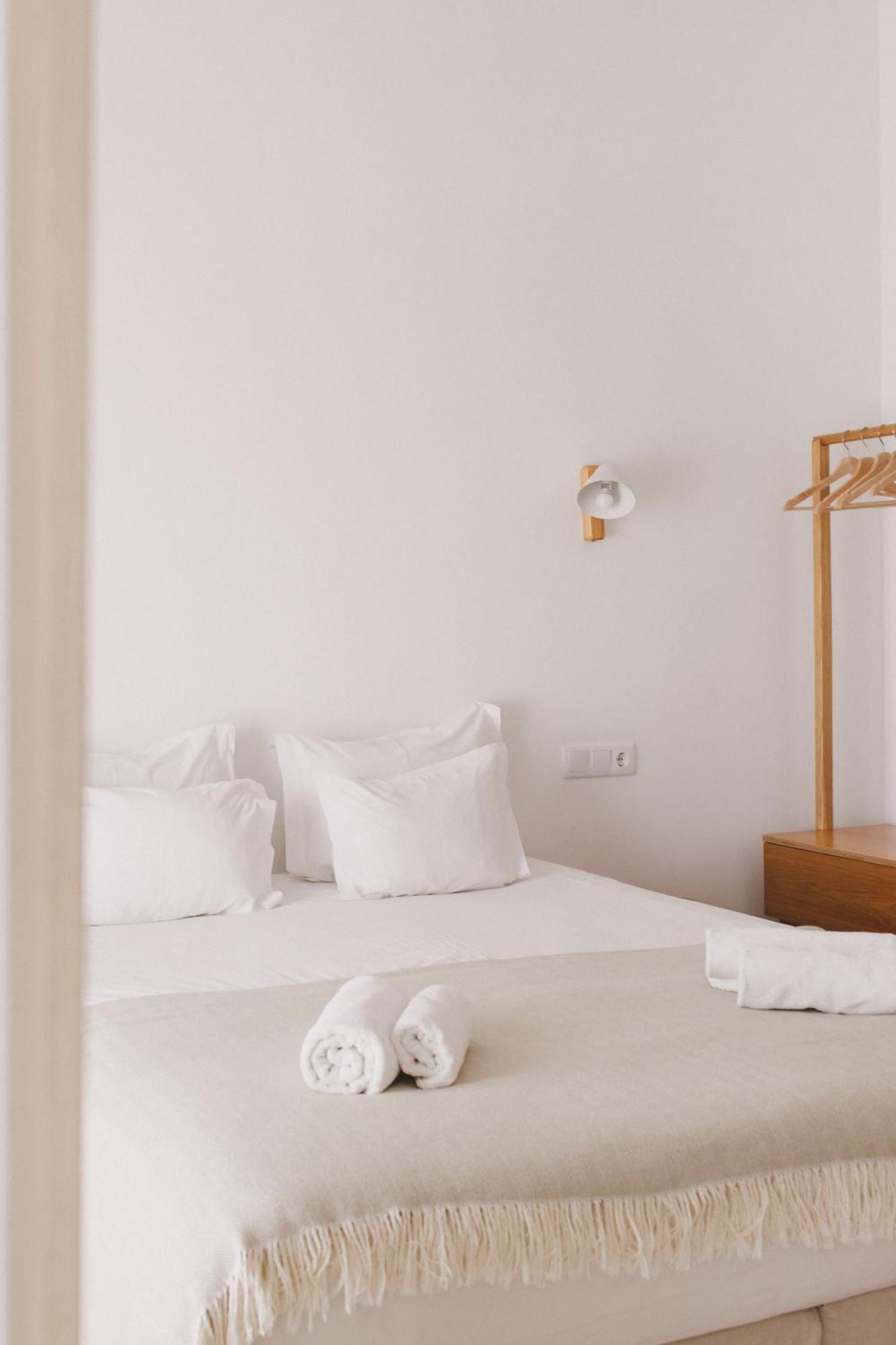 Pure Flor de Esteva - Bed&Breakfast Vila do Bispo Habitación foto
