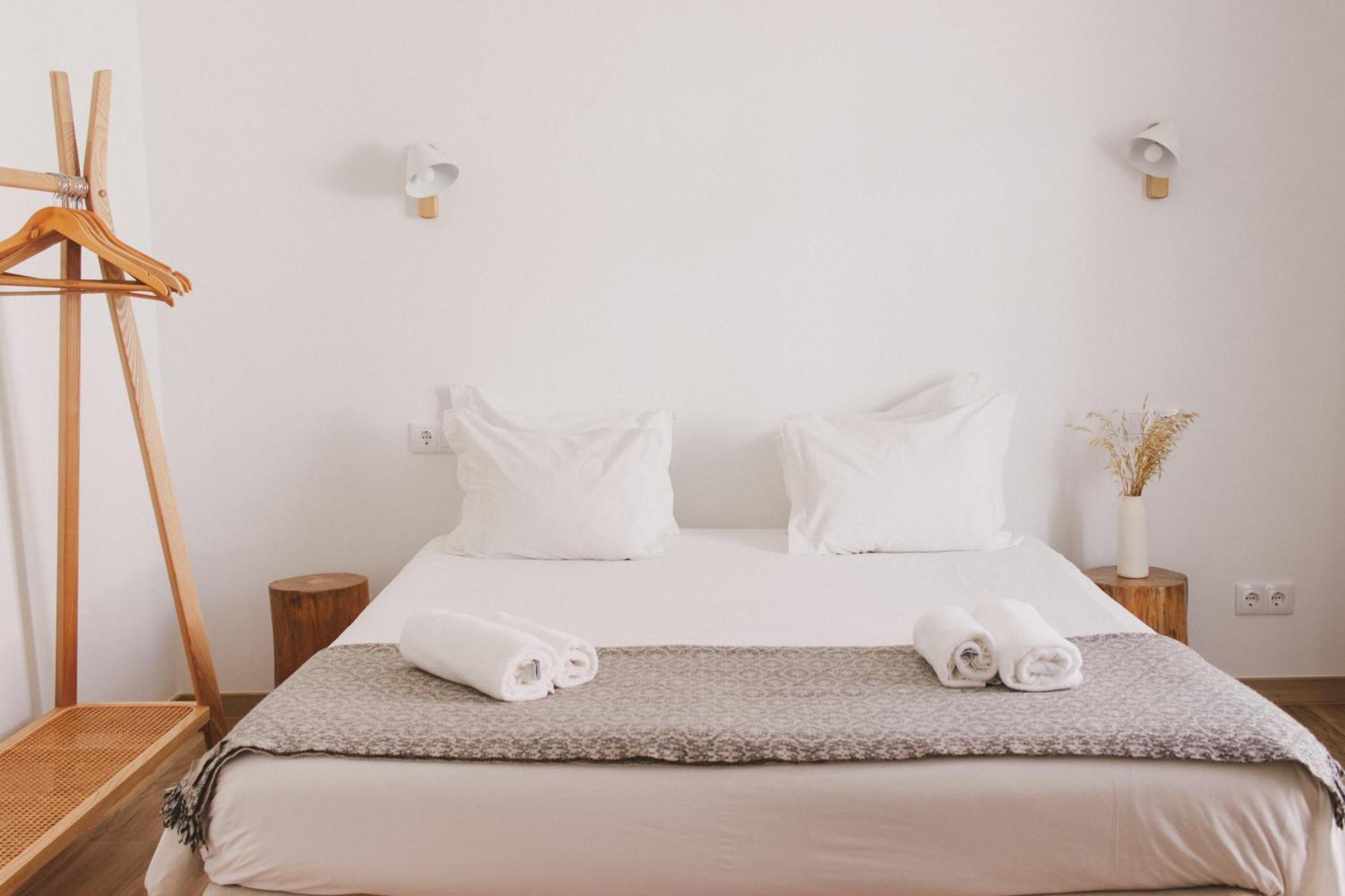 Pure Flor de Esteva - Bed&Breakfast Vila do Bispo Habitación foto